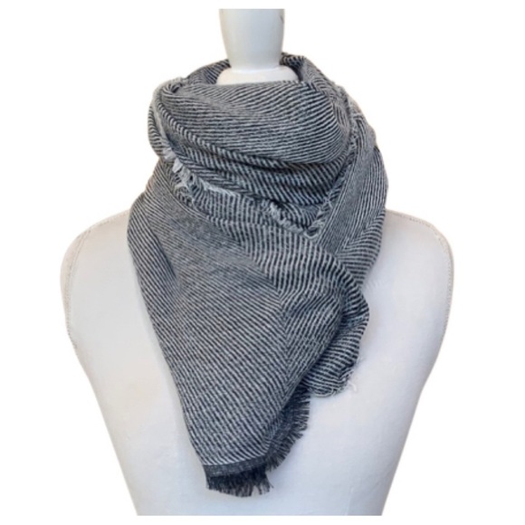 INC International Concepts Two-Tone Shine Scarf Wrap, Black/White One Size - Picture 7 of 7